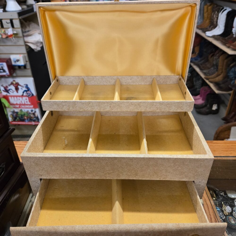 Buxton Vintage MOC yellow velvet lined Jewelry case Box multi level